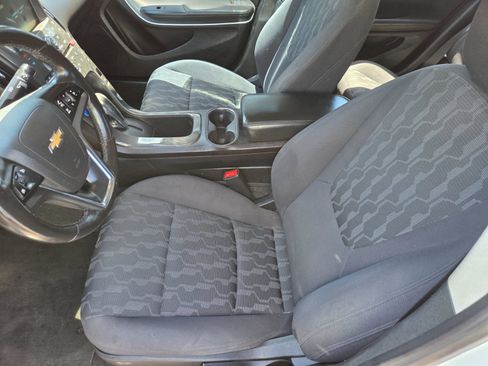 Used 2014 Chevrolet Volt FWD image 9
