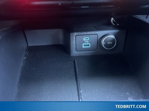 Certified 2021 Ford Escape SE w/ SE Sport Appearance Package image 34