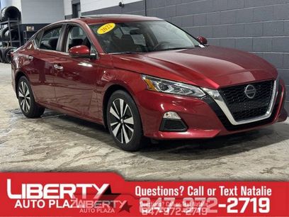 Used 2022 Nissan Altima 2.5 SV w/ SV Premium Package