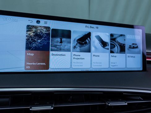 Used 2026 Genesis GV70 2.5T Select image 25