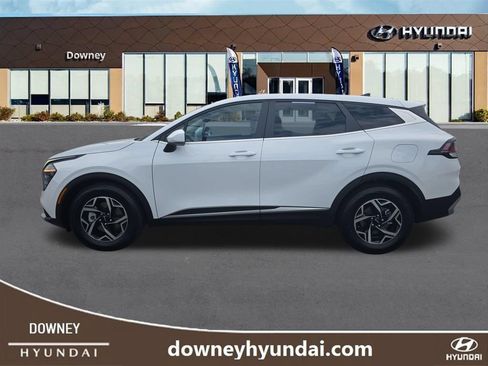 Used 2025 Kia Sportage LX FWD image 2