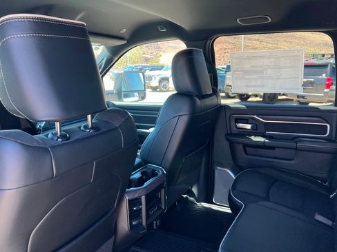 New 2026 RAM 2500 Laramie AWD/4WD image 19