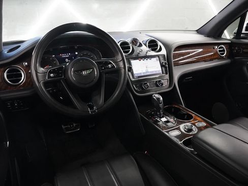 Used 2018 Bentley Bentayga Onyx Edition AWD/4WD image 30