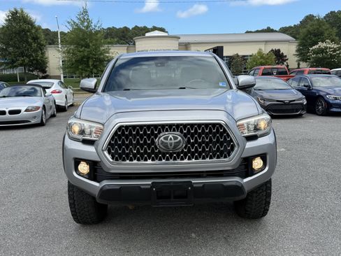 Used 2018 Toyota Tacoma TRD Off-Road AWD/4WD image 4
