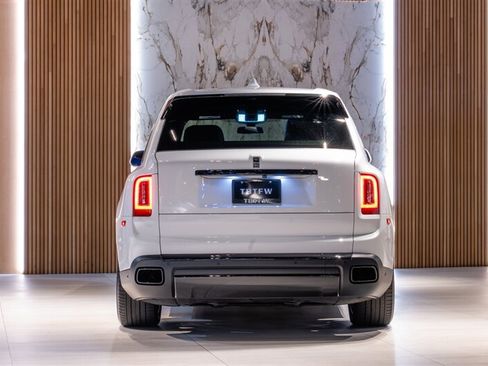 Used 2023 Rolls-Royce Cullinan AWD/4WD image 7