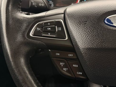 Used 2018 Ford EcoSport SE w/ SE Convenience Package image 30