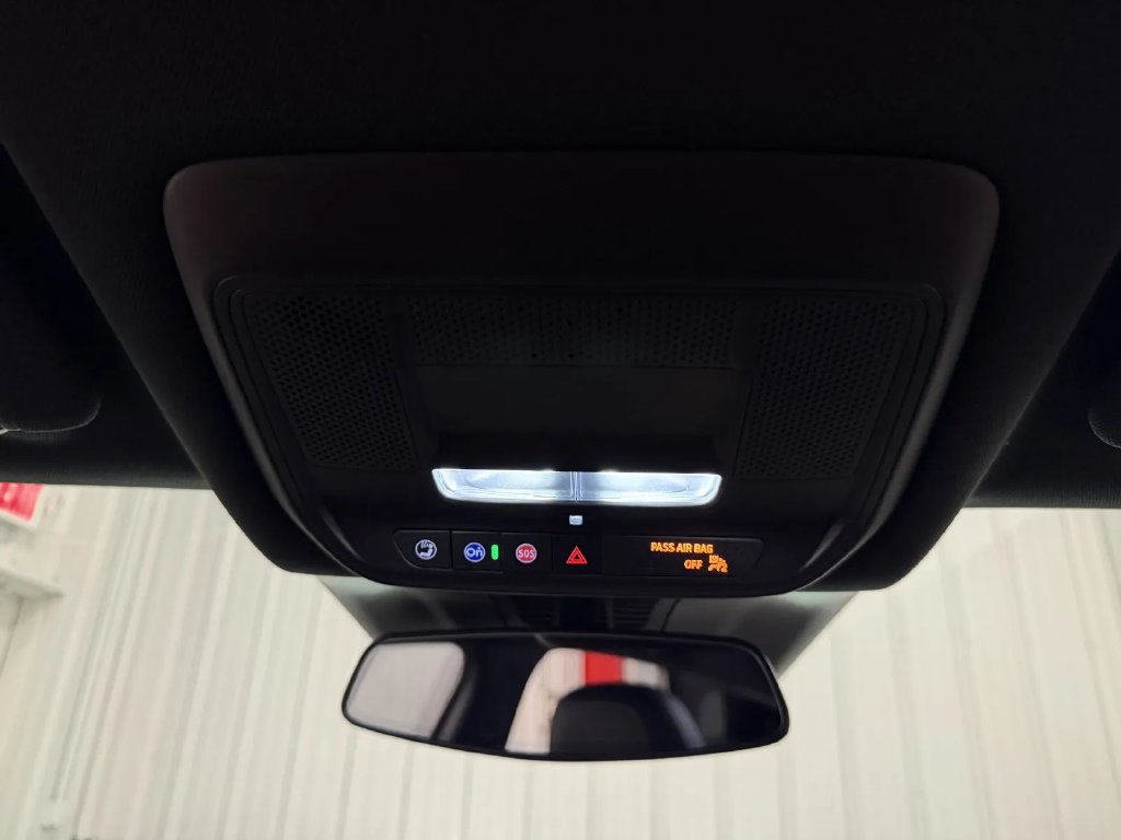 Used 2024 Chevrolet Blazer EV LT AWD/4WD image 35