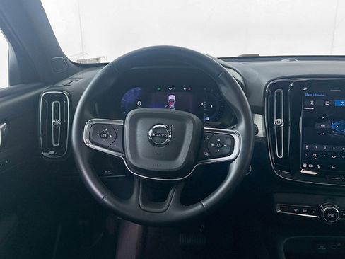 Used 2025 Volvo XC40 B5 Core AWD/4WD image 18