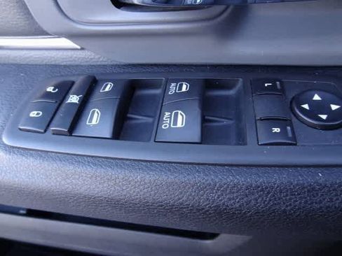 Used 2022 RAM 1500 Classic SLT image 14