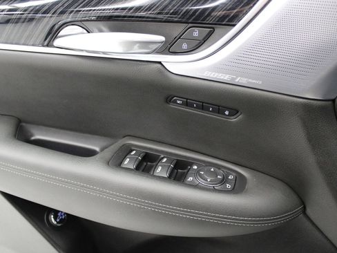 Certified 2024 Cadillac XT6 Premium Luxury image 16