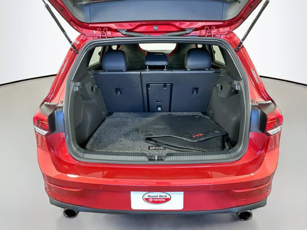 Used 2024 Volkswagen GTI SE FWD image 27