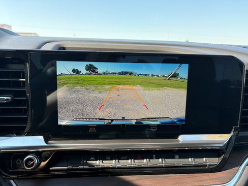 Used 2025 GMC Sierra 1500 SLT RWD image 11