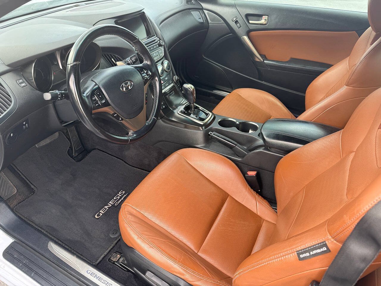 Used 2014 Hyundai Genesis 3.8 RWD image 11