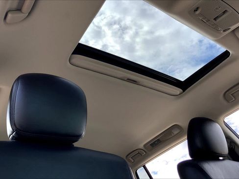 Used 2021 Nissan Armada SL image 14