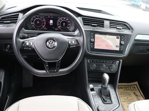 Used 2019 Volkswagen Tiguan SEL Premium AWD/4WD image 11