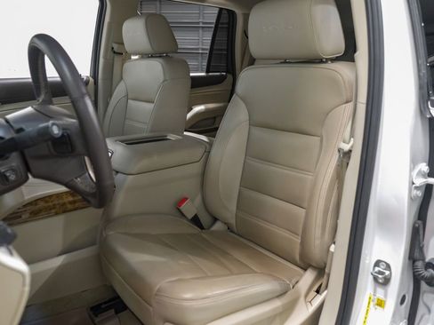 Used 2017 GMC Yukon Denali w/ Open Road Package image 29