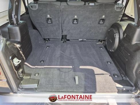 Used 2019 Jeep Wrangler Unlimited Sahara AWD/4WD image 28