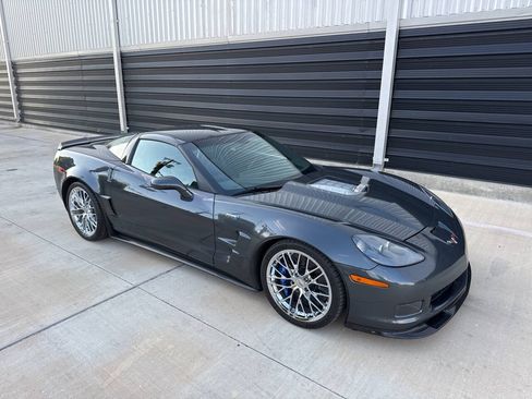 Used 2009 Chevrolet Corvette ZR1 w/ Preferred Equipment Group RWD image 34