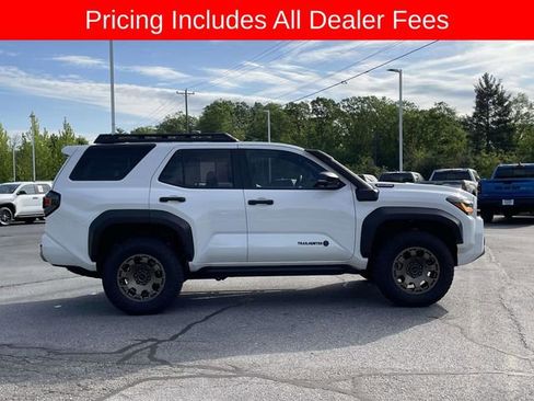 Used 2025 Toyota 4Runner Trailhunter AWD/4WD image 6