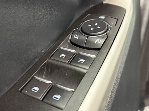 Used 2022 Ford Explorer XLT w/ Equipment Group 202A image 15