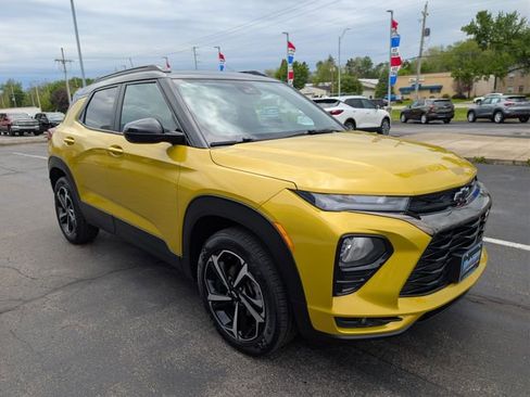 Used 2023 Chevrolet TrailBlazer RS w/ Sun and Liftgate Package AWD/4WD image 7