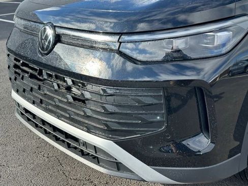 New 2026 Volkswagen Tiguan SE image 9