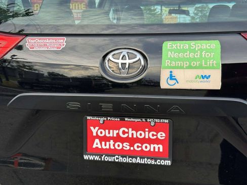 Used 2014 Toyota Sienna L FWD image 31
