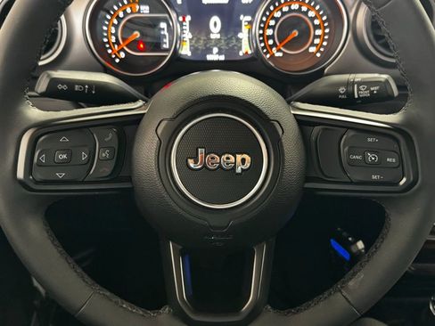 Certified 2023 Jeep Gladiator Overland AWD/4WD image 16