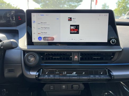 Used 2024 Toyota Prius XLE AWD/4WD image 18