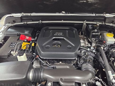 Used 2021 Jeep Wrangler Unlimited Sport AWD/4WD image 40