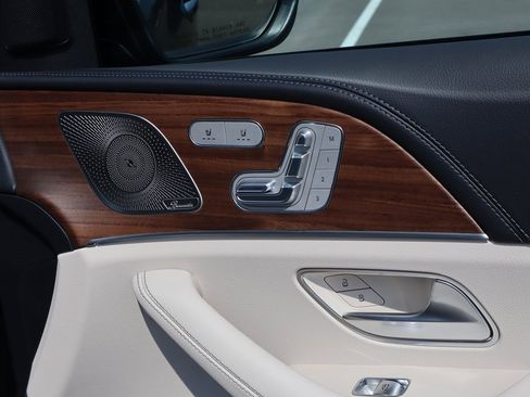 New 2026 Mercedes-Benz GLS 450 4MATIC image 8