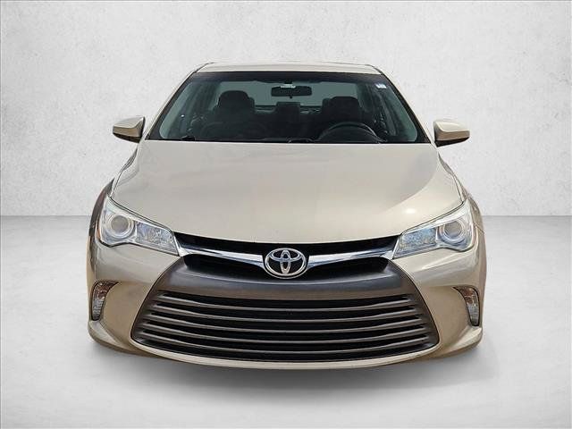 Used 2015 Toyota Camry LE FWD image 2