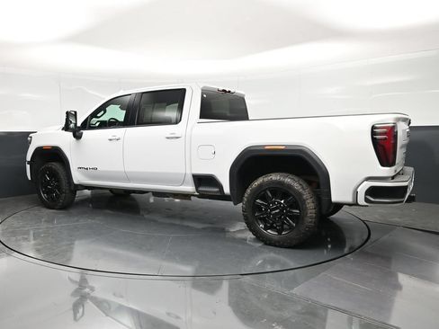 Used 2025 GMC Sierra 2500 AT4 AWD/4WD image 10