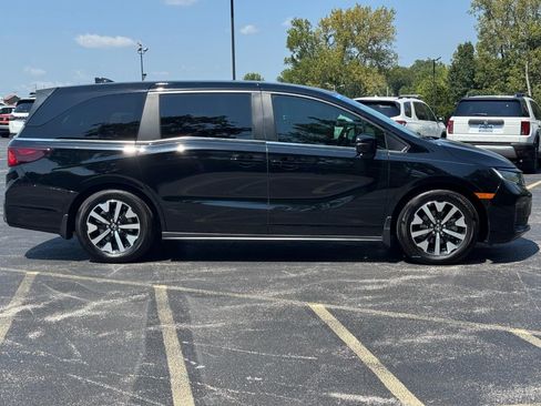 Certified 2026 Honda Odyssey EX-L image 3