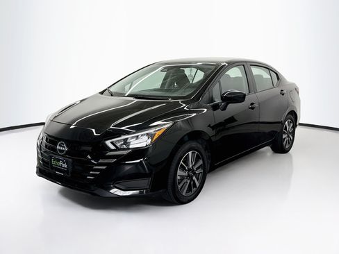 Used 2025 Nissan Versa SV FWD image 3