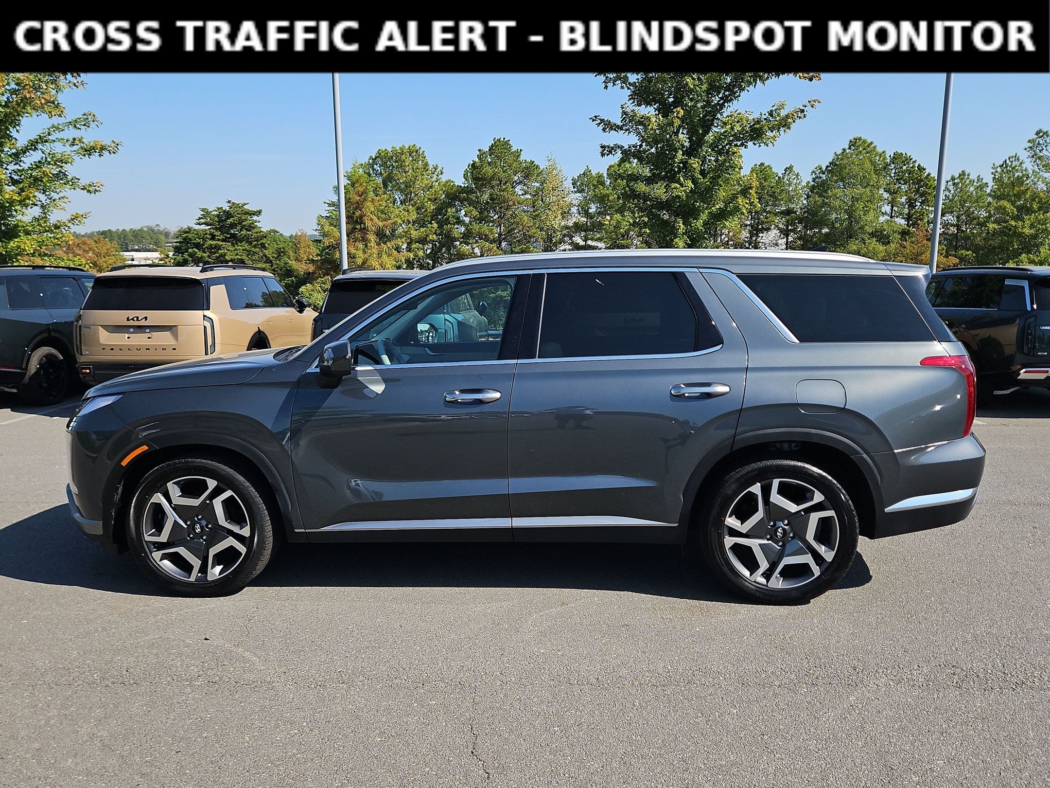 Used 2023 Hyundai Palisade Limited FWD image 4