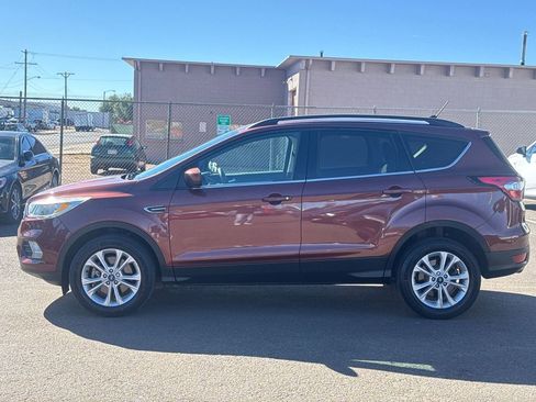 Used 2018 Ford Escape SE w/ SE Sync 3 Package image 4