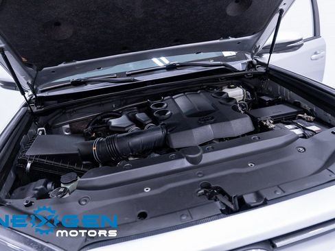 Used 2021 Toyota 4Runner SR5 Premium image 10