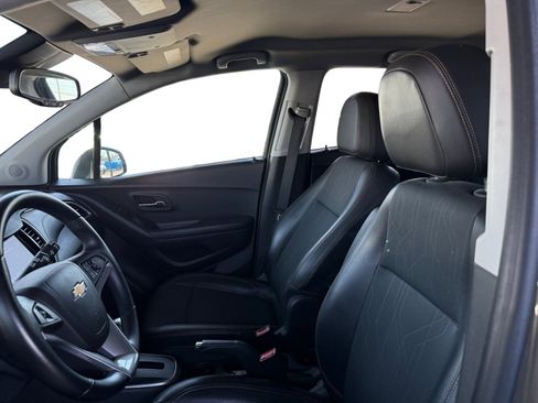 Used 2021 Chevrolet Trax LT w/ Sport Edition FWD image 10