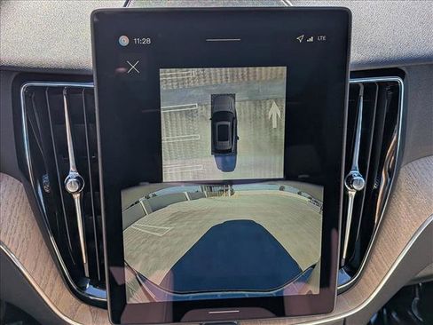New 2026 Volvo XC60 B5 Plus w/ Climate Package AWD/4WD image 15