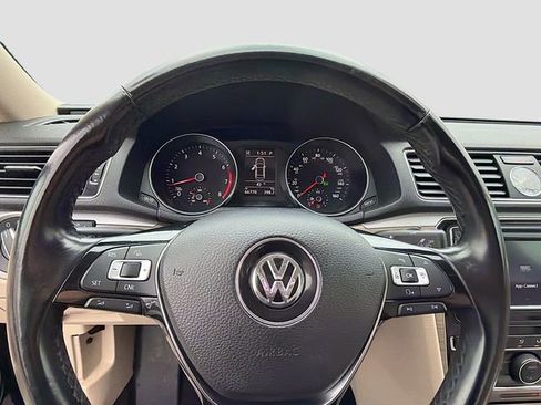 Used 2017 Volkswagen Passat 1.8T SE image 11