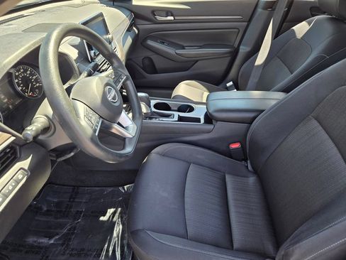 Used 2024 Nissan Altima 2.5 SV FWD image 19