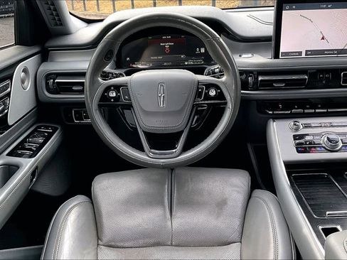 Used 2020 Lincoln Aviator Reserve w/ Equipment Group 202A image 5