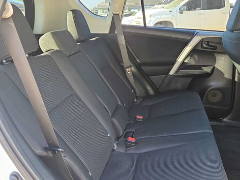 Used 2016 Toyota RAV4 LE FWD image 17