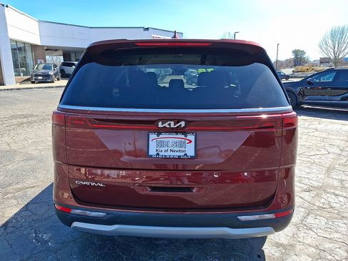 Certified 2024 Kia Carnival LX image 15