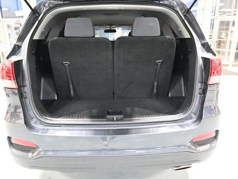 Used 2019 Kia Sorento LX image 30
