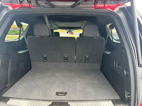 Used 2023 Chevrolet Suburban RST w/ Luxury Package image 9
