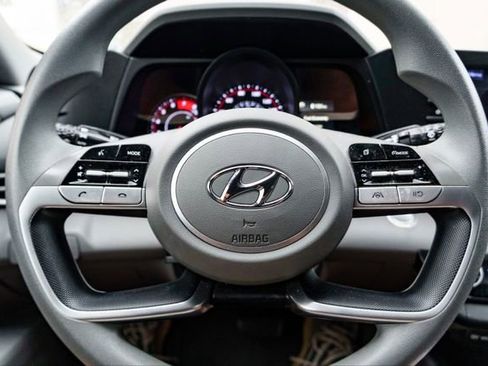 Certified 2022 Hyundai Elantra SEL w/ Cargo Package image 11