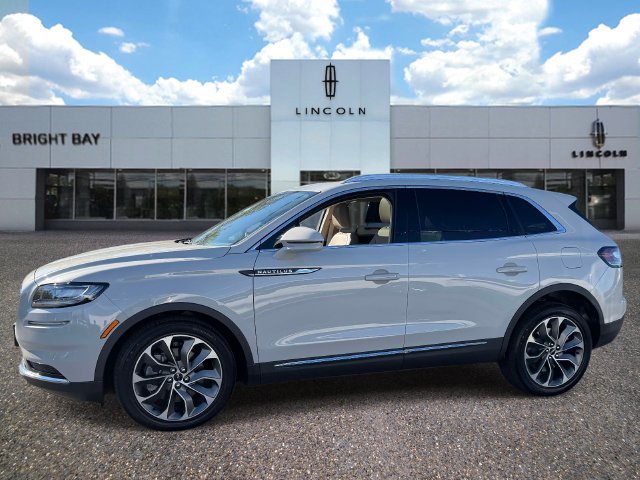 Used 2023 Lincoln Nautilus Reserve AWD/4WD image 3