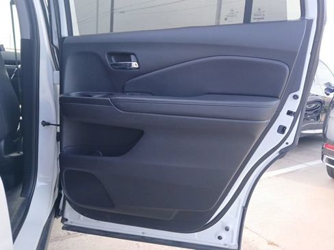 Used 2020 Honda Pilot Touring image 10